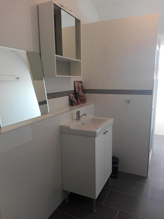 European Area Apartments Брюксел Стая снимка